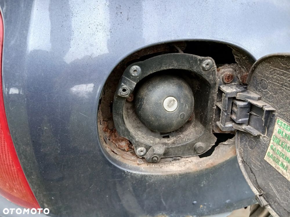 Renault Clio 1.4 RT - 4