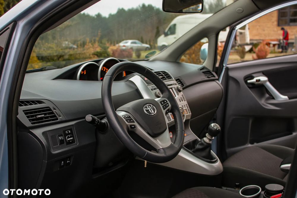 Toyota Verso 2.0 D-4D Executive - 31