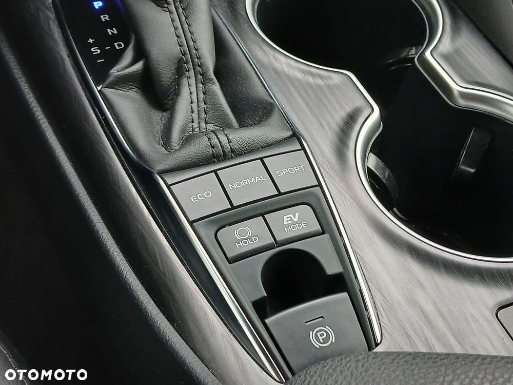Toyota Camry - 27