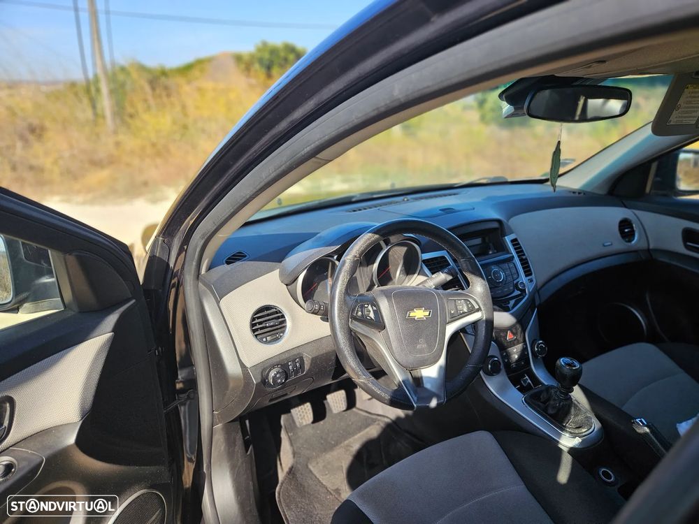 Chevrolet Cruze 1.6 LS - 7