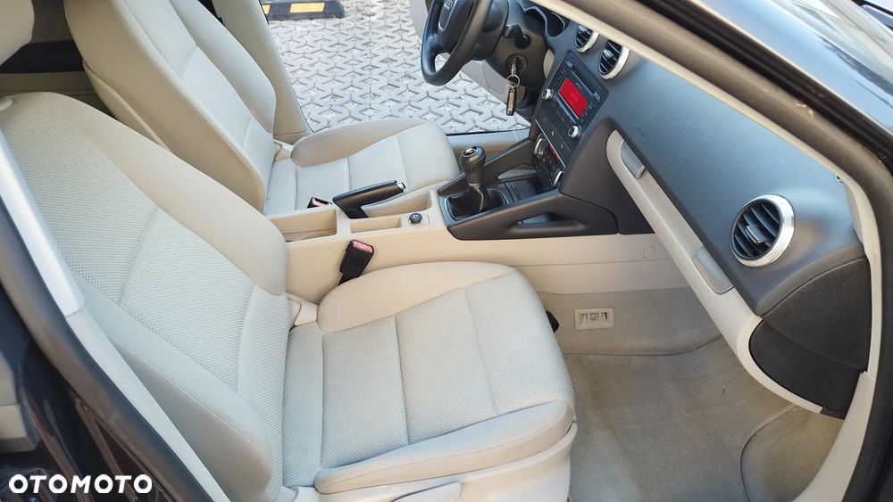 Audi A3 Sportback 1.6 Attraction - 34