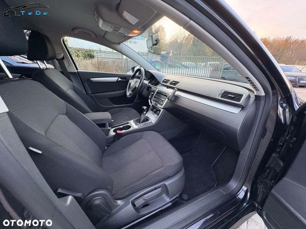 Volkswagen Passat 1.6 TDI DPF BlueMot Highline - 30