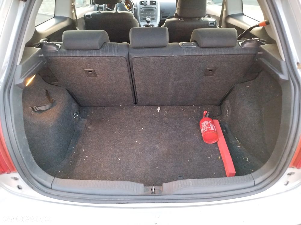 Toyota Auris 2.0 D-4D Sol - 15