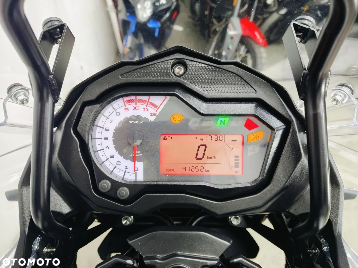 Benelli TRK 502X - 16