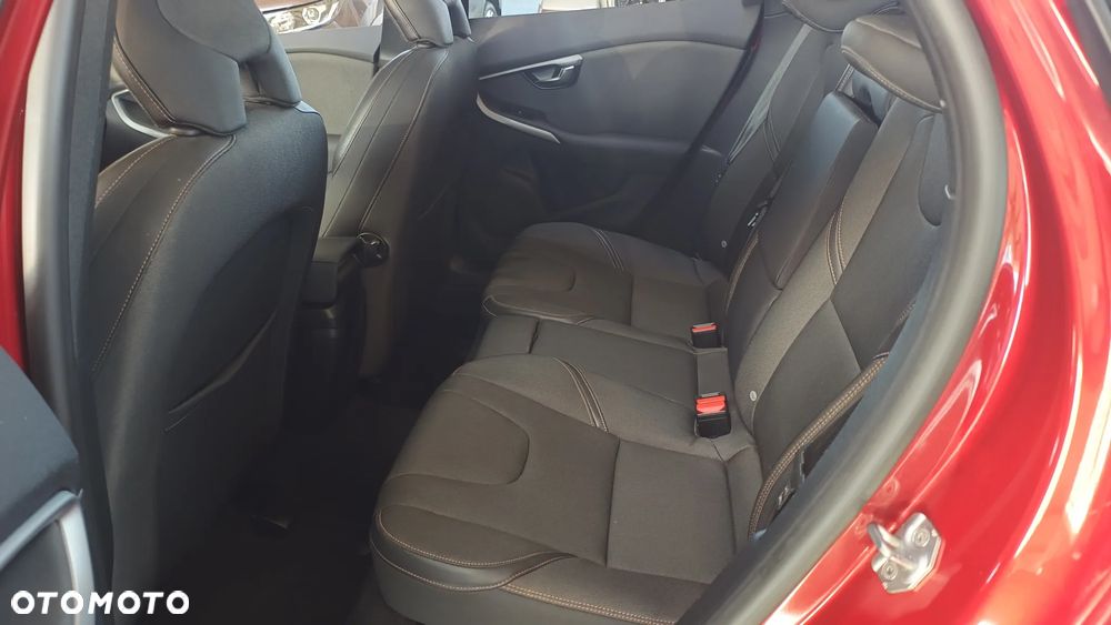 Volvo V40 Cross Country D3 Drive-E SCR Dynamic Edition - 13