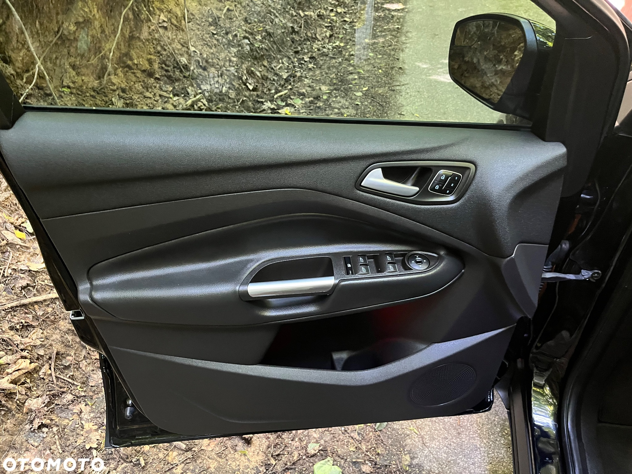 Ford Escape 2.0 EcoBoost AWD Titanium - 36