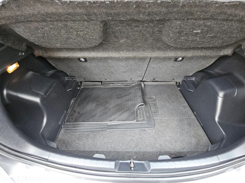 Toyota Yaris 1.5 Premium - 17