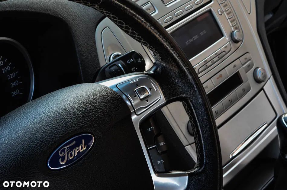 Ford Mondeo 2.0 Ambiente - 25