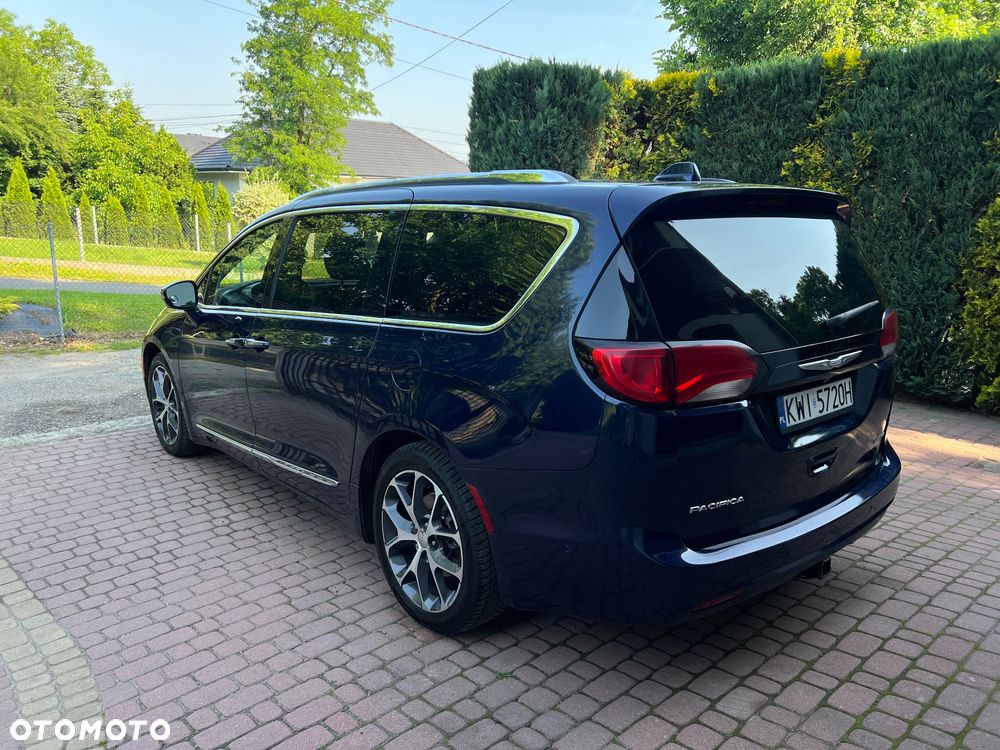 Chrysler Pacifica - 12