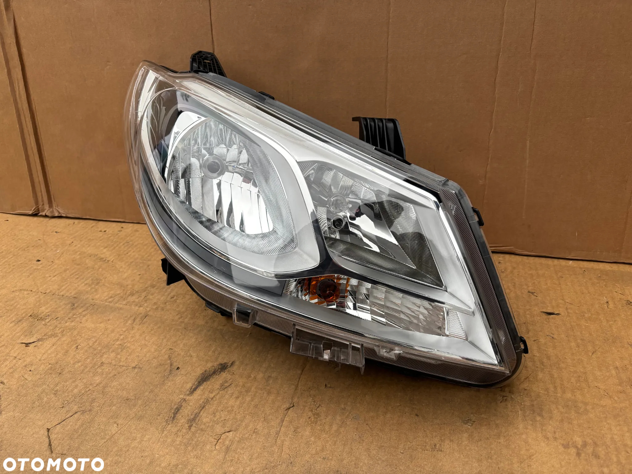 Oryginalna Lampa Przednia Prawa LDV MAXUS G10 Edeliver Europejska Ładna Zwykła H7 - 4