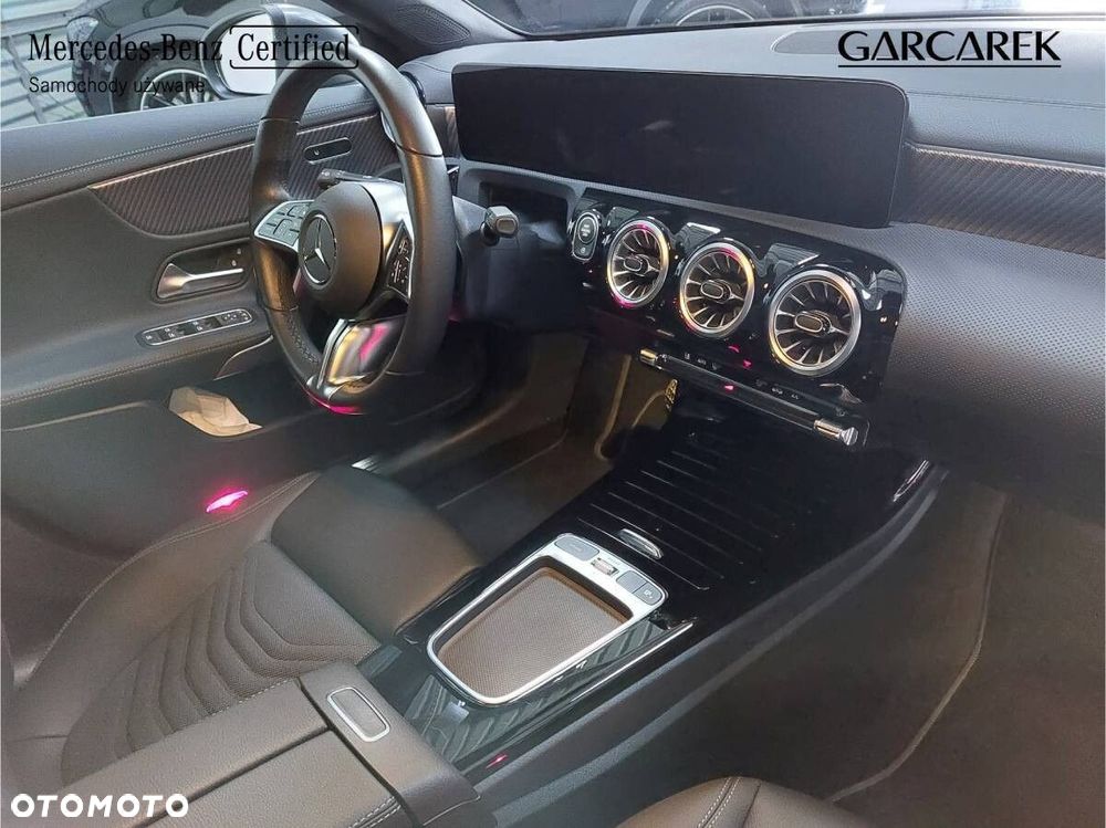 Mercedes-Benz CLA 200 d Progressive 8G-DCT - 20