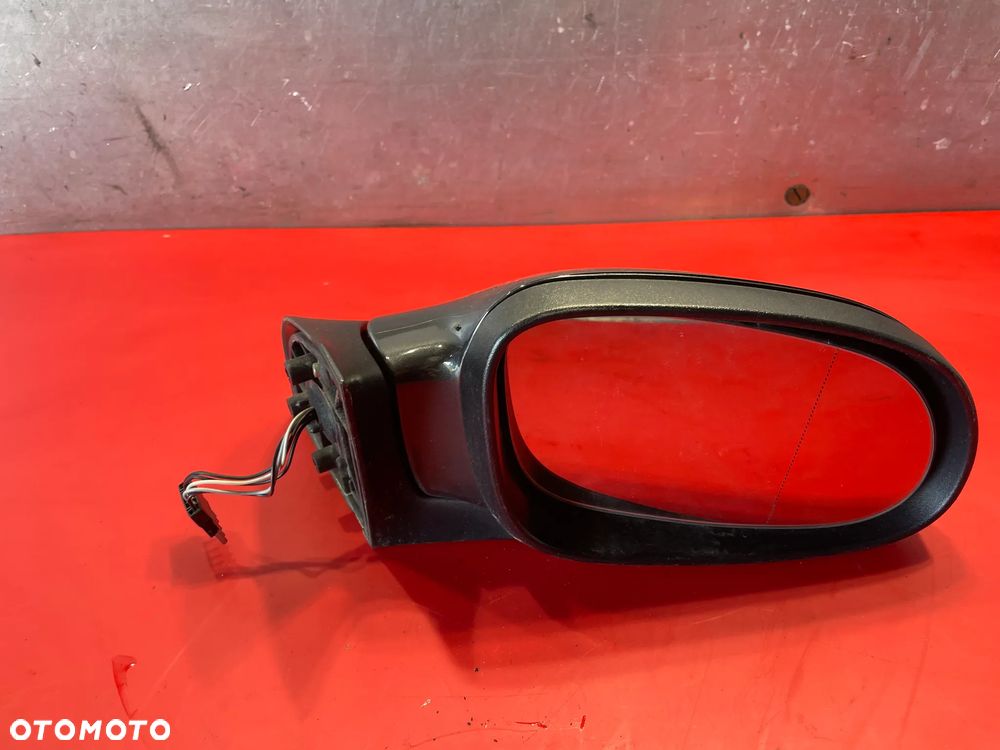 MERCEDES W168 LUSTERKO PRAWE - 1