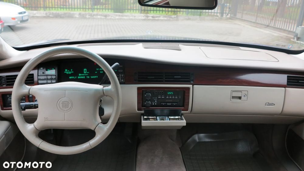Cadillac Deville - 10