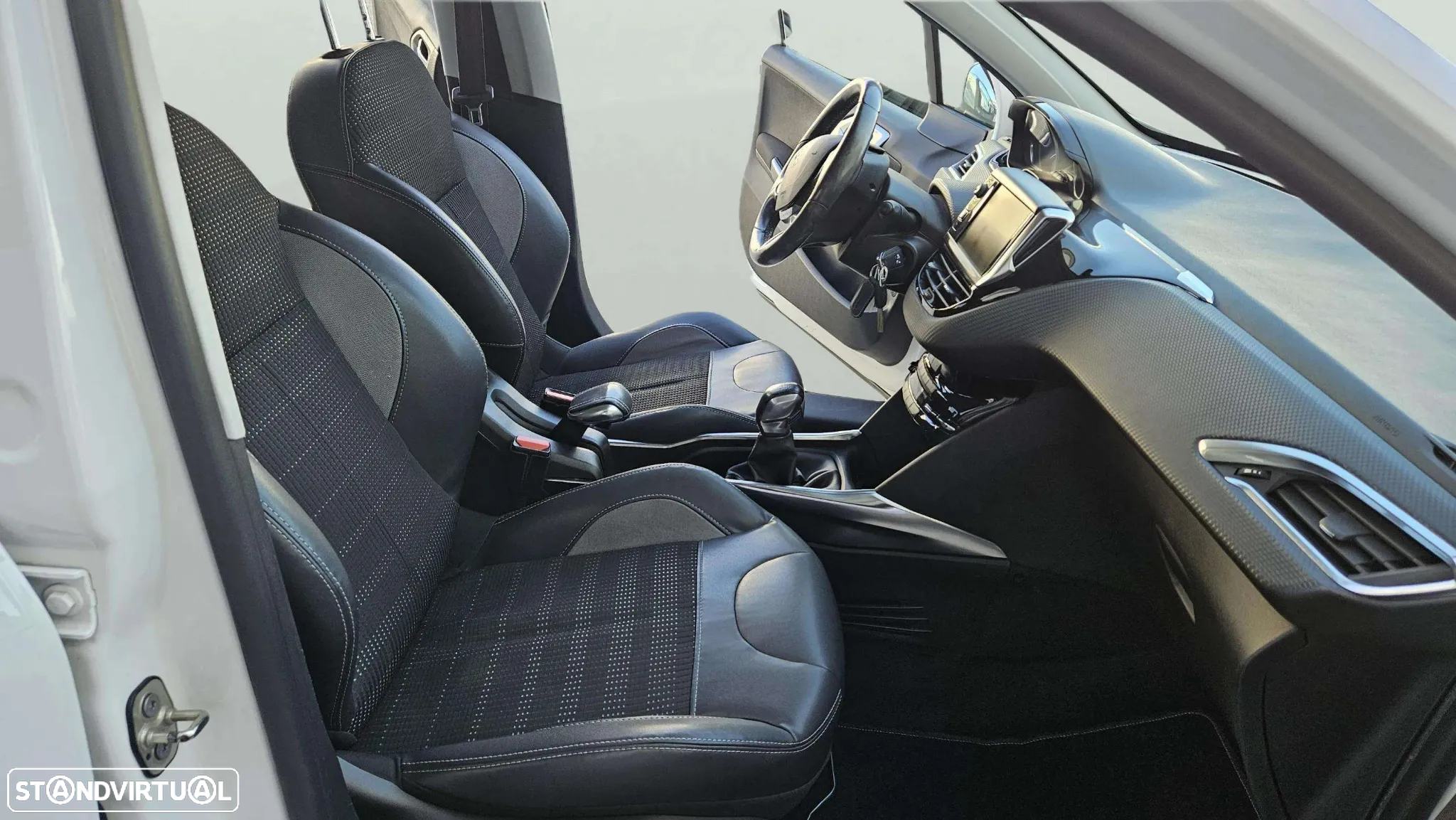 Peugeot 2008 1.2 PureTech Allure - 14