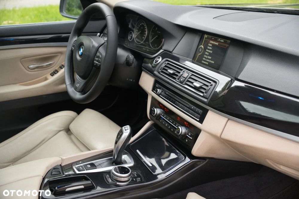 BMW Seria 5 520d Luxury Line - 10