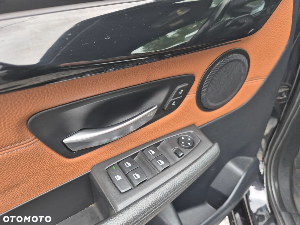 BMW Seria 2 216d Sport Line - 32