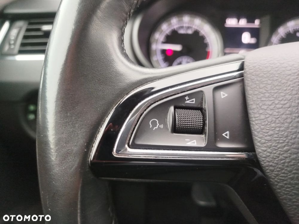 Skoda Octavia 2.0 TDI SCR Style DSG - 10