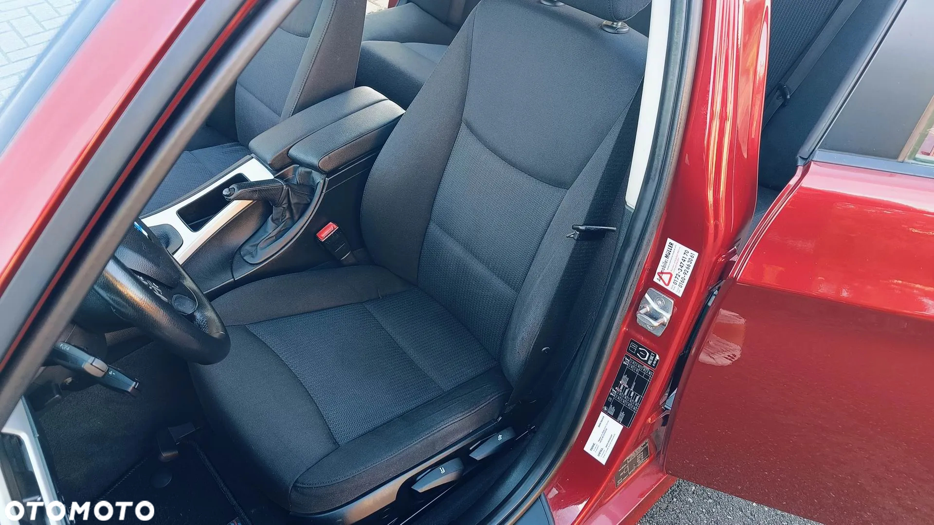 BMW Seria 3 318i Touring - 14
