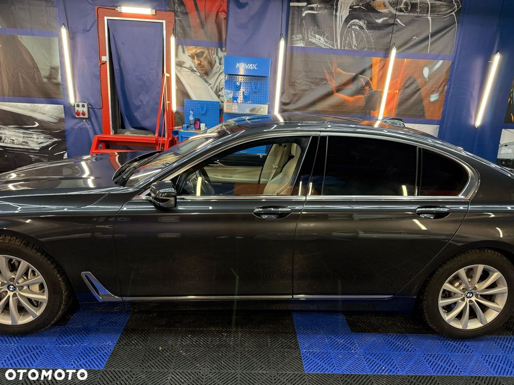 BMW Seria 7 ver-750i-xdrive-edition-exclusive - 5