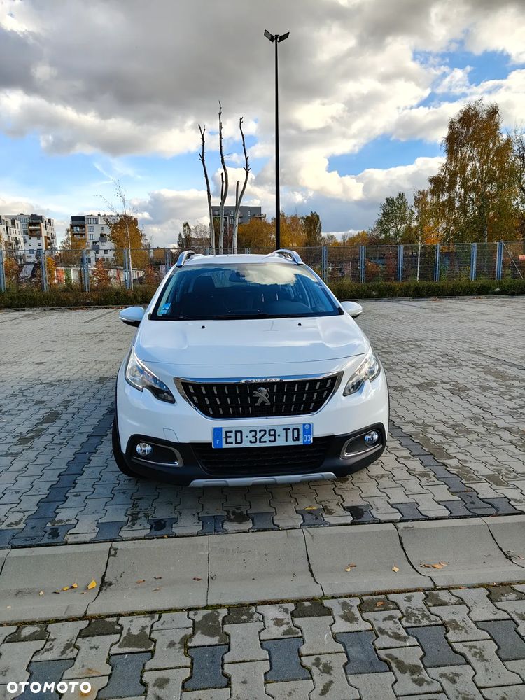 Peugeot 2008 1.2 Pure Tech Allure S&S - 15