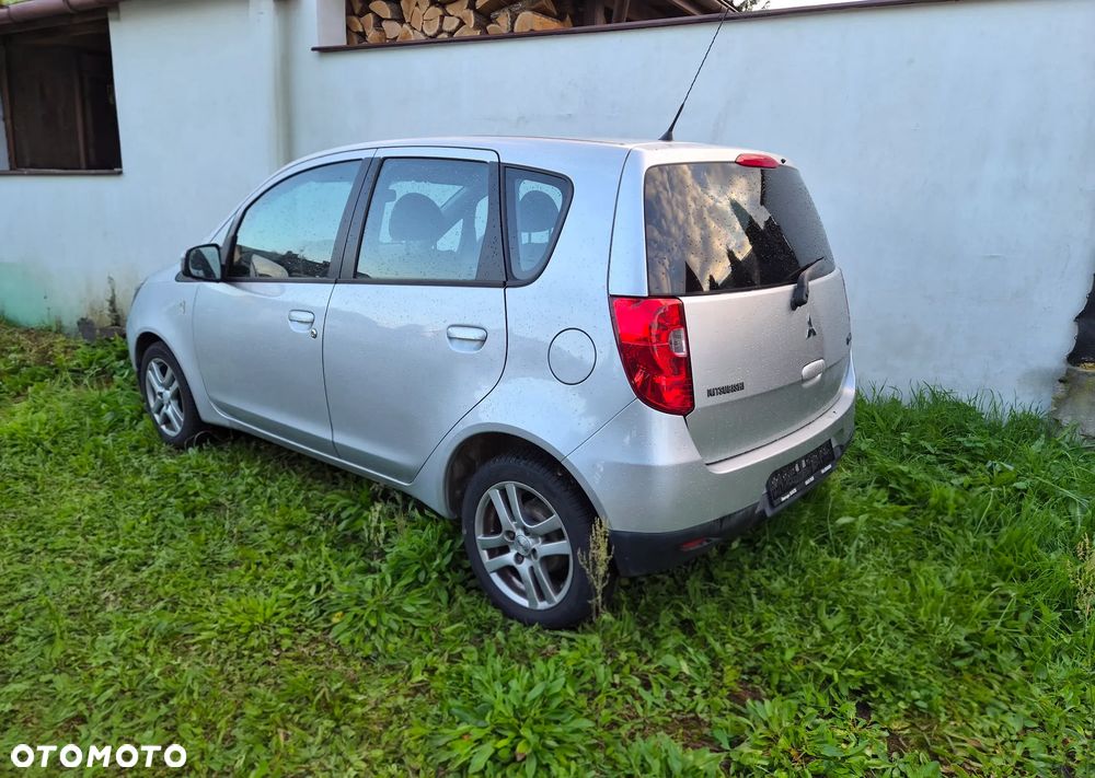 Mitsubishi Colt - 38