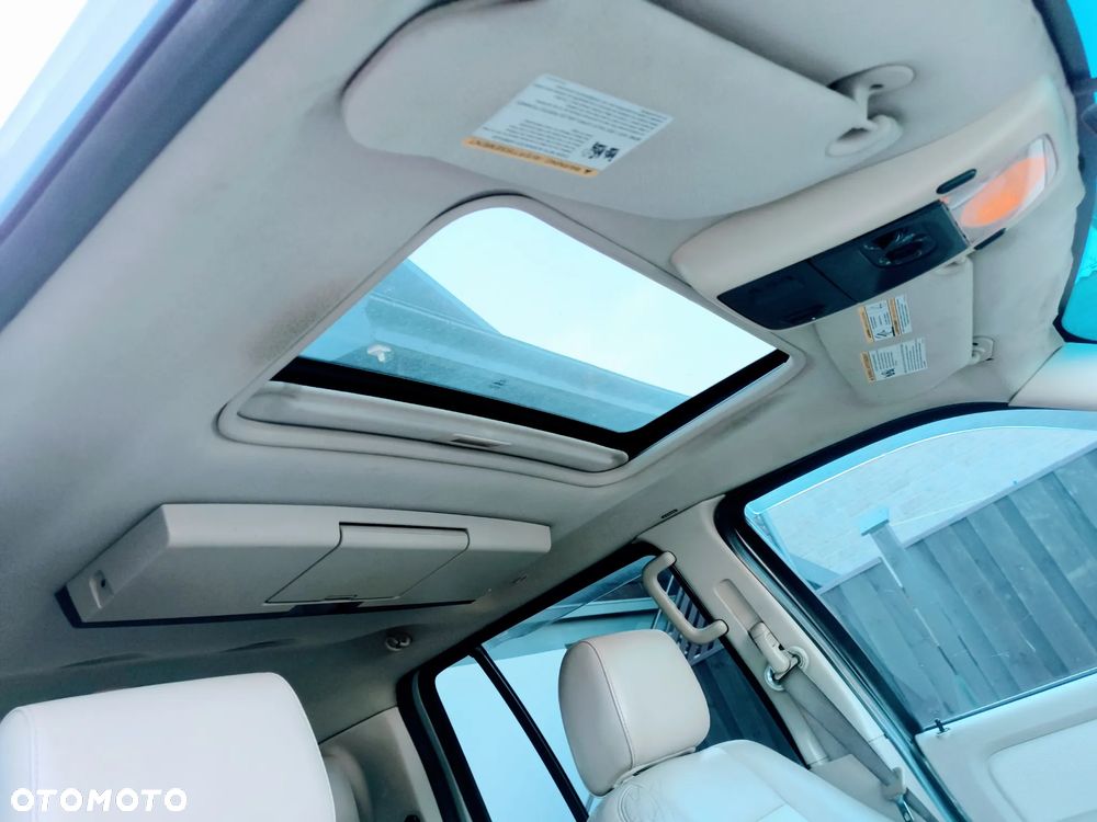 Ford Explorer 4.6 4WD - 27