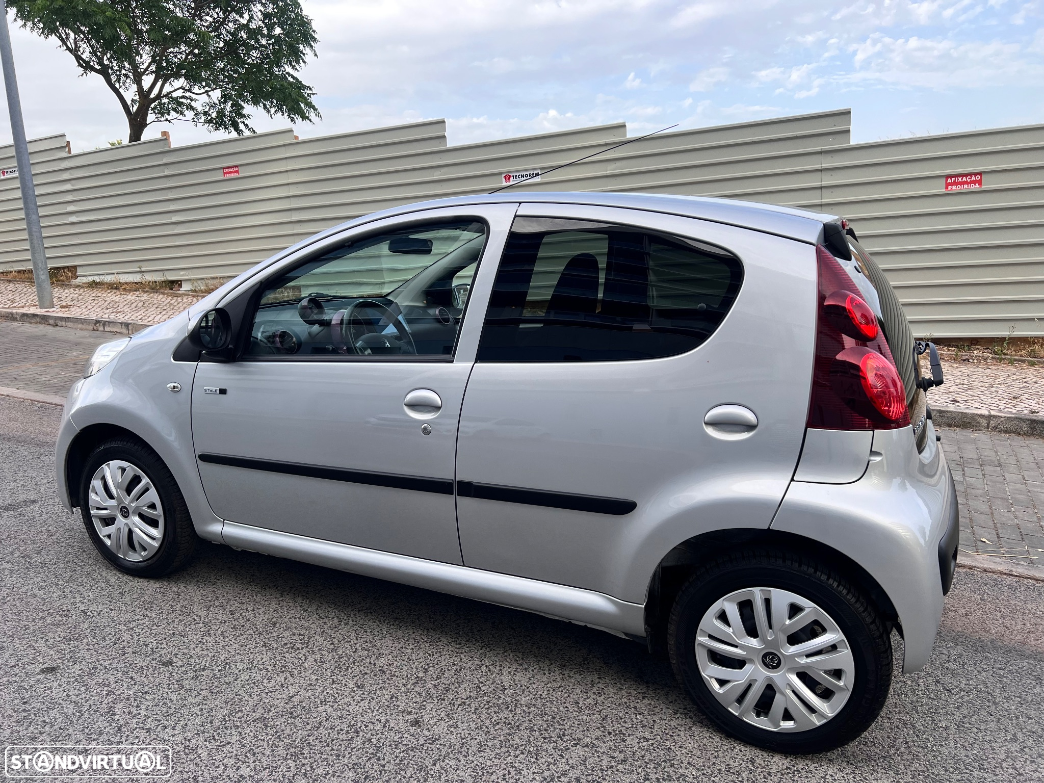 Peugeot 107 1.0 Style - 13