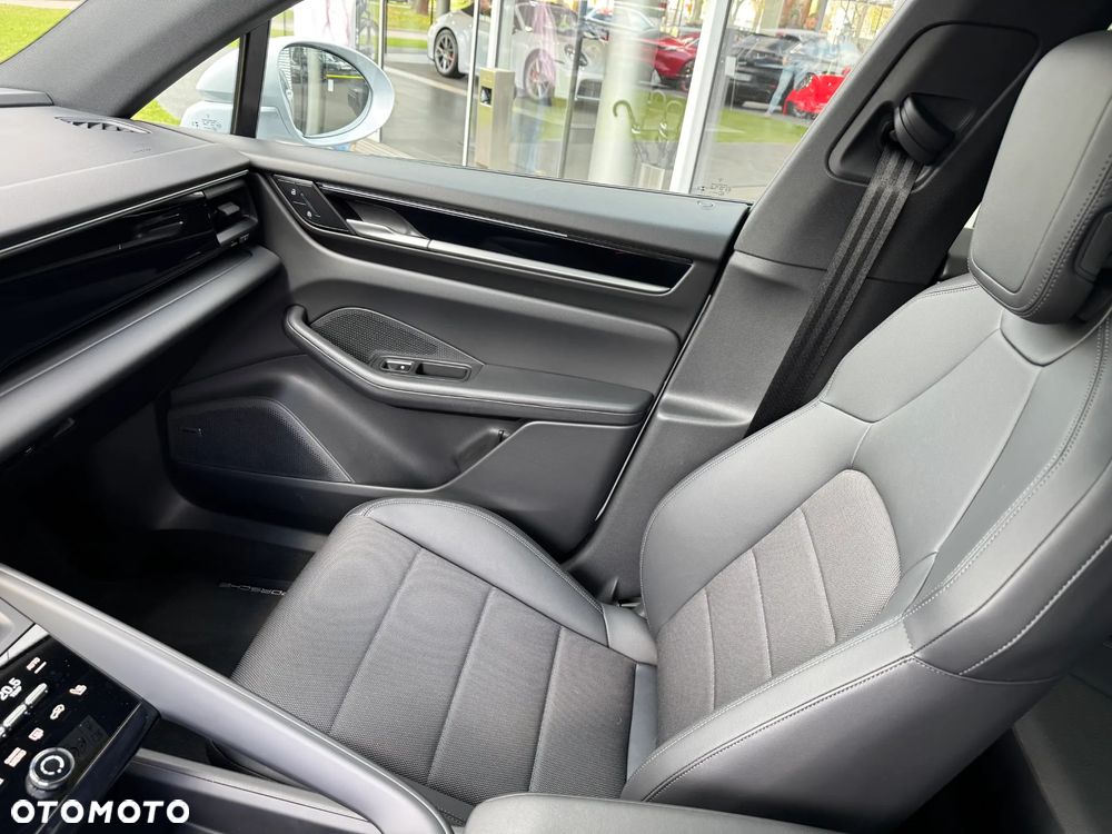 Porsche Macan 4 100kWh - 18