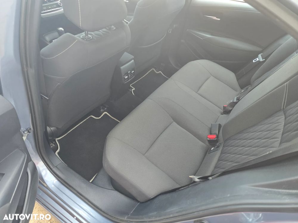 Toyota Corolla 1.8 HSD Business - 9