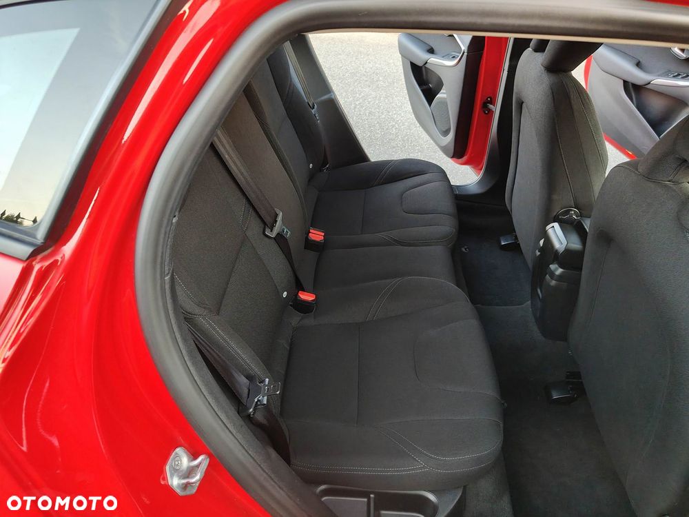 Volvo V40 D2 - 17