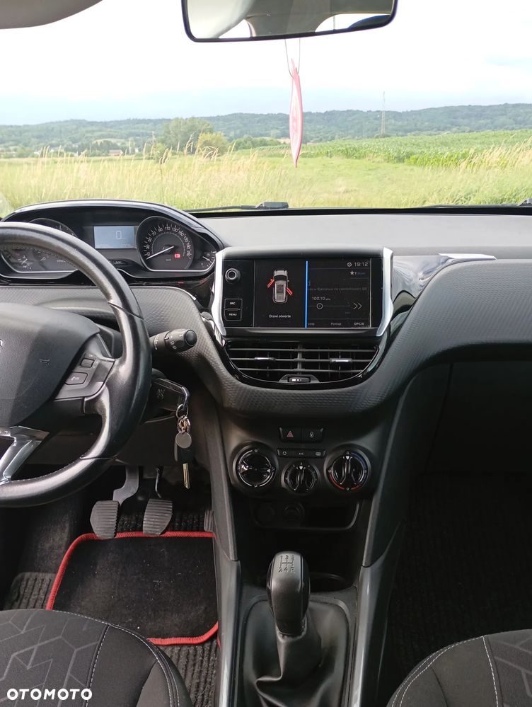 Peugeot 2008 1.6 BlueHDi Style - 8