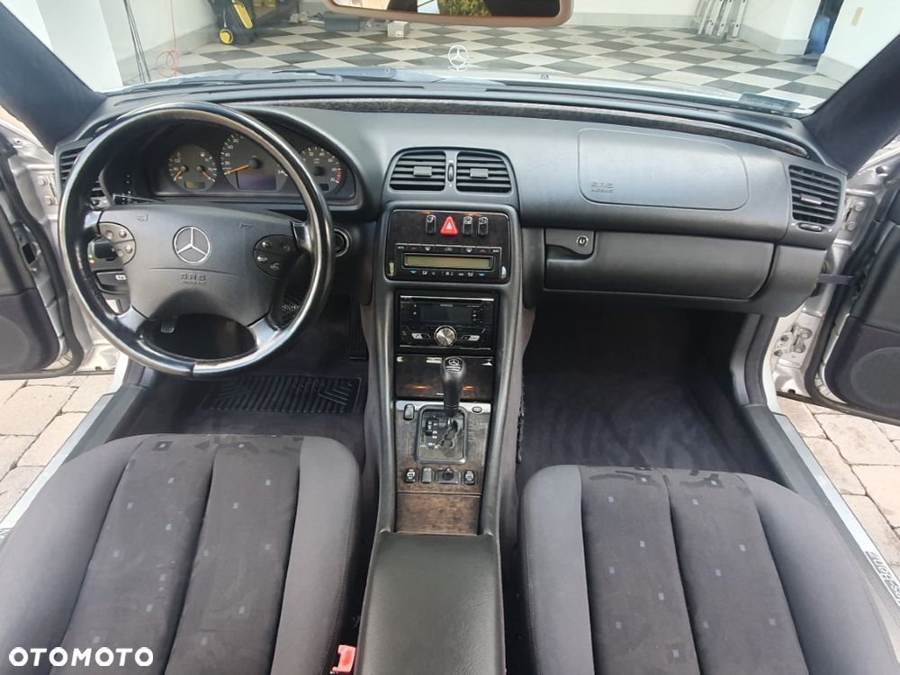 Mercedes-Benz CLK - 23