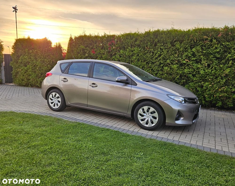 Toyota Auris 1.33 VVT-i - 15