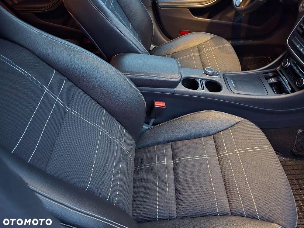 Mercedes-Benz CLA 220 d 7G-DCT - 21