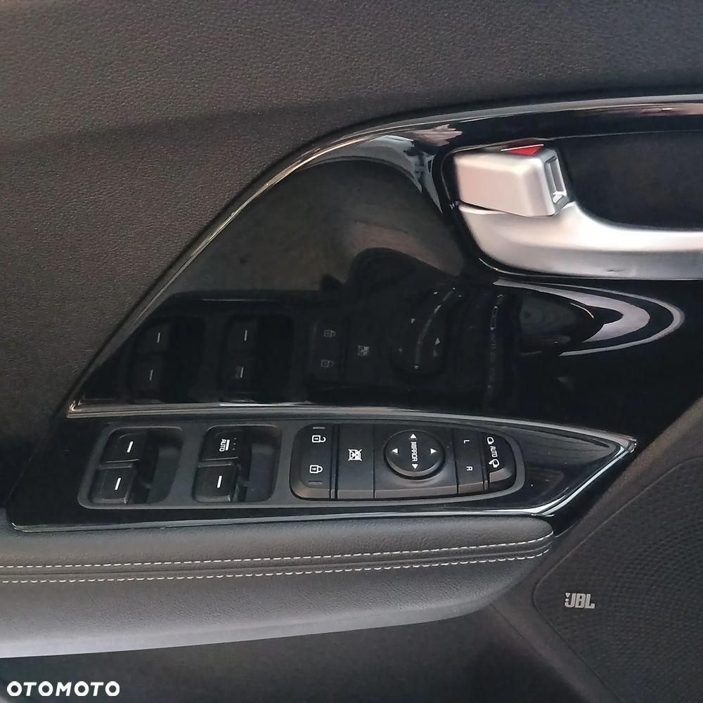 Kia Niro 1.6 GDI Plug-in Hybrid M - 11