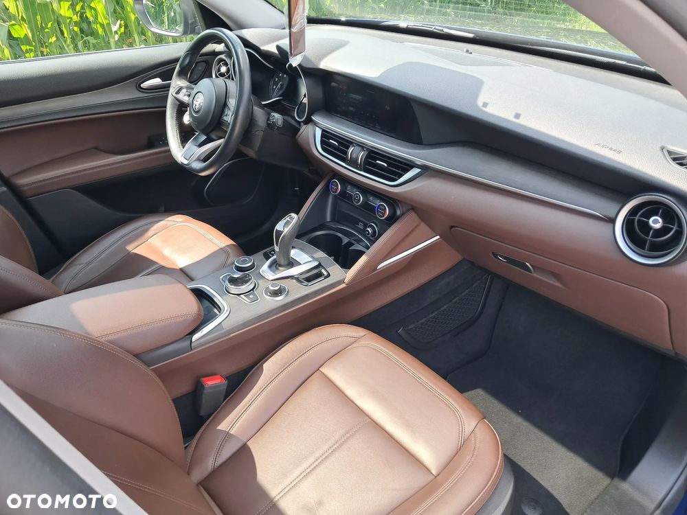 Alfa Romeo Stelvio 2.0 Turbo TI Q4 - 14