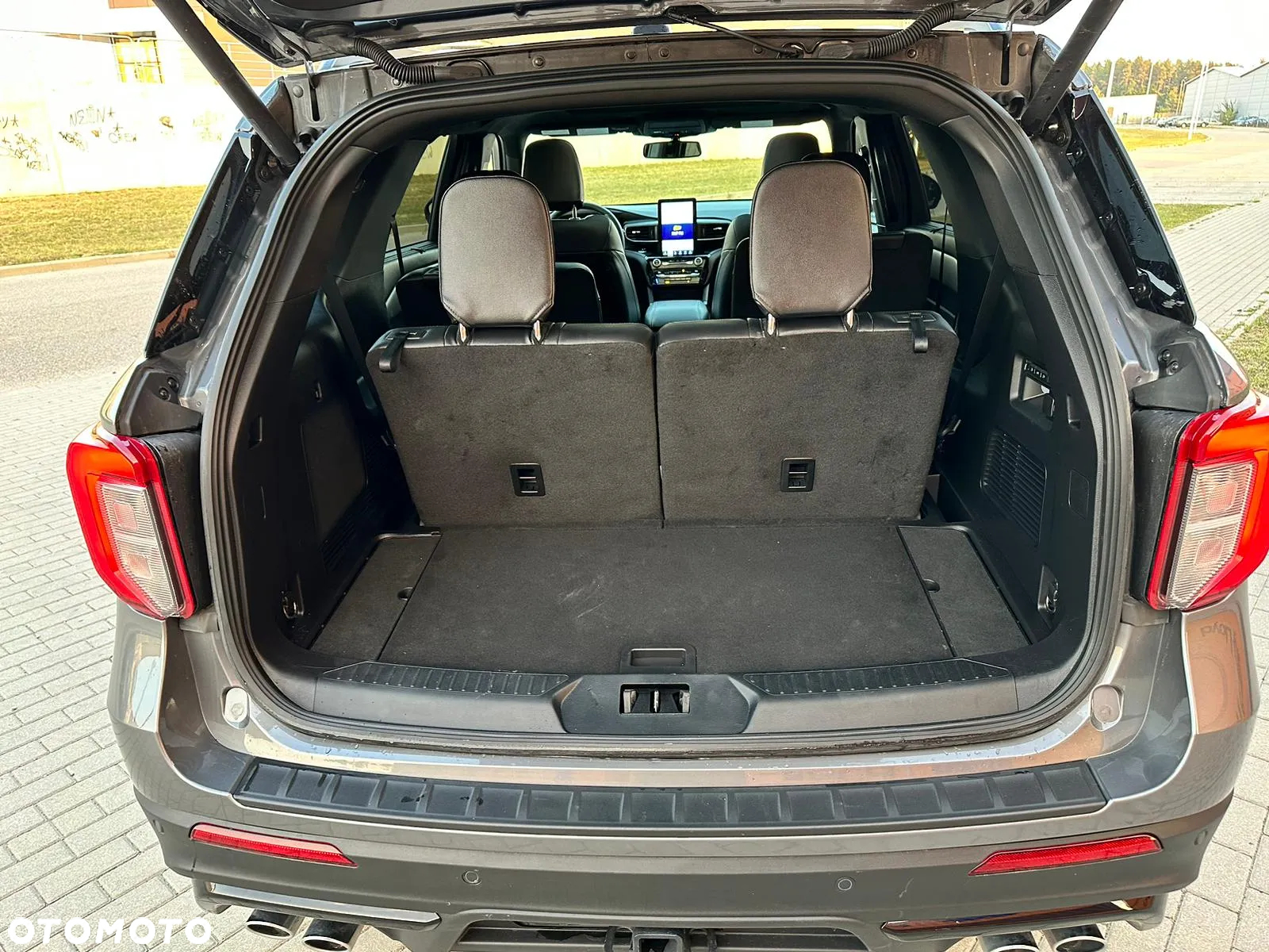 Ford Explorer - 31