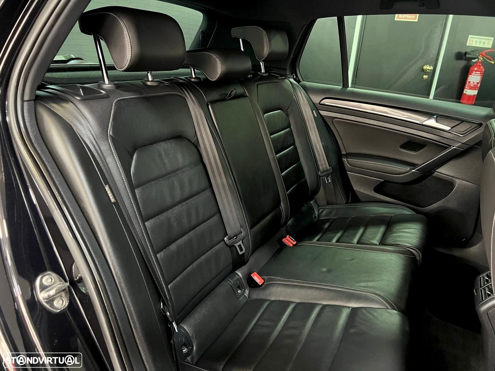 VW Golf 2.0 TSI R DSG - 42