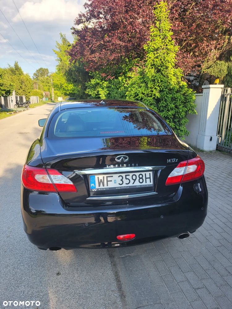 Infiniti M - 3