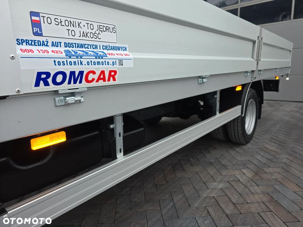 Iveco DAILY DAILY 35C18 / 50C18 HI-MATIC 9PALET 4,50cm Długi 850Kg ŁADOWNOŚĆ SALON PL 39 Tyś km STAN NOWY NOWY NOWY NA GWARANCJI TEMPOMAT FOTEL PNEŁMATYCZNY KLIMATYZACJA AUTOMATYCZNA LEDY BLOKADA MOSTU HAK FABRYCZNY - 18