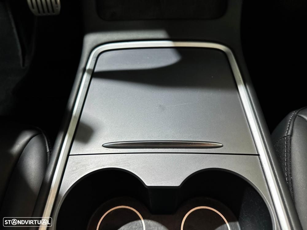 Tesla Model 3 Performance Dual Motor AWD - 37