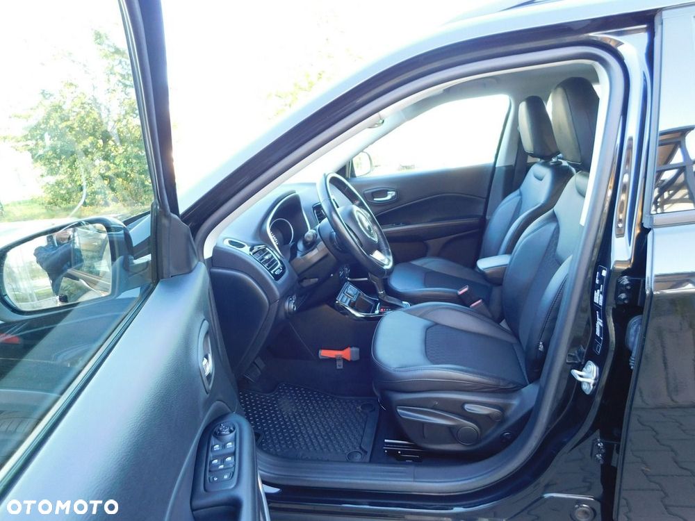 Jeep Compass 1.3 TMair Night Eagle FWD S&S DDCT - 11
