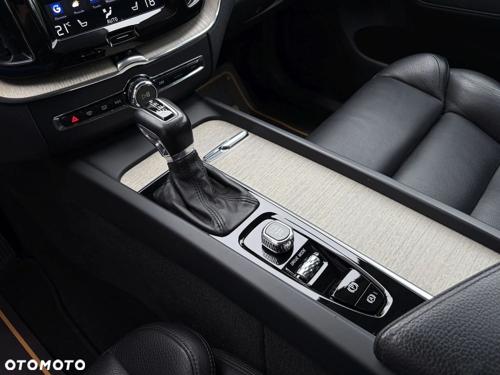 Volvo XC 60 D4 AWD Geartronic Inscription - 33