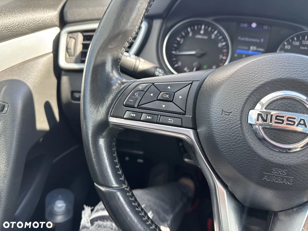 Nissan Qashqai 1.3 DIG-T N-Connecta - 17
