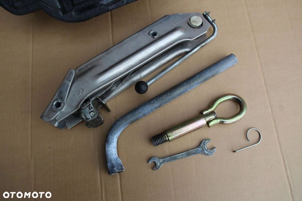 Lewarek podnośnik klucz do kół ucho holownicze VW AUDI SKODA SEAT - 2