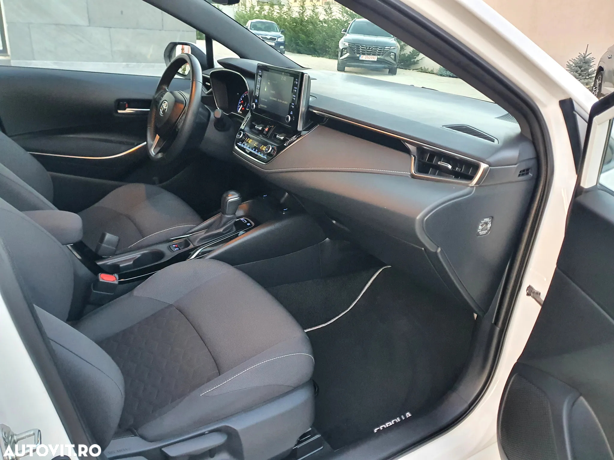 Toyota Corolla 1.8 HSD Dynamic - 19