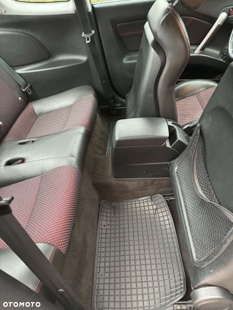 Hyundai Coupe - 6