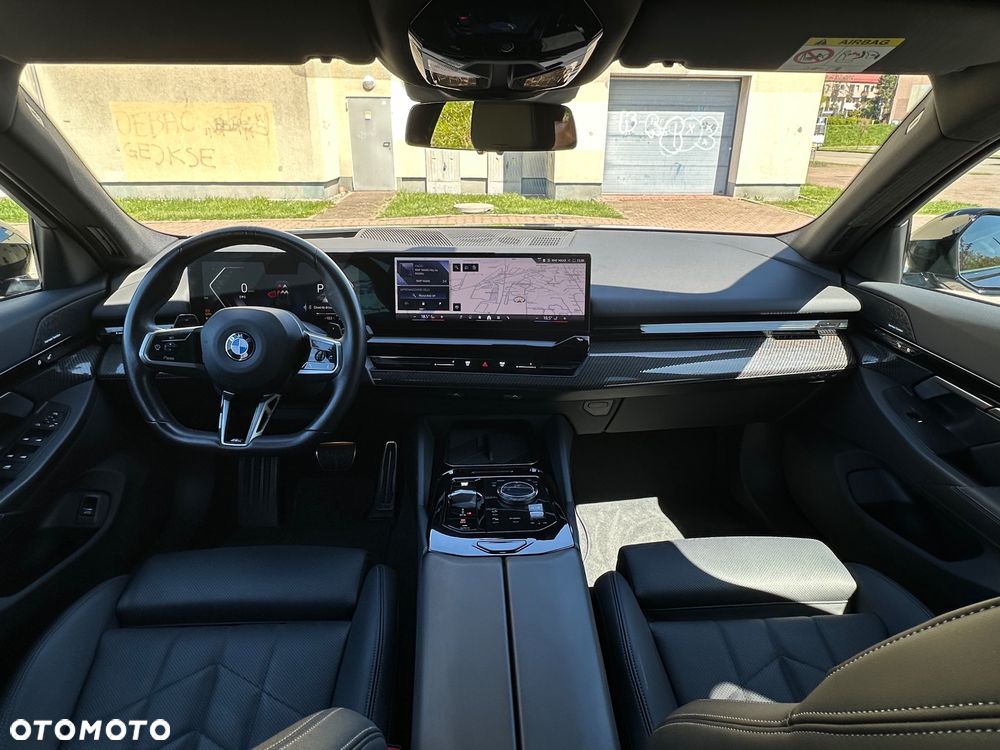 BMW Seria 5 520d xDrive - 24