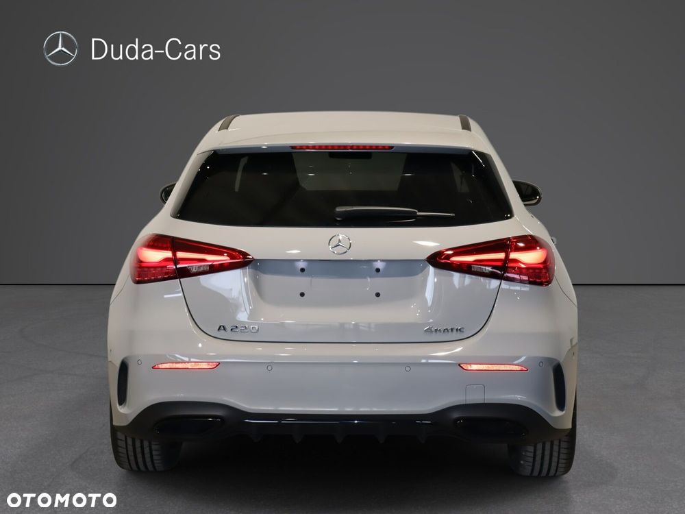 Mercedes-Benz Klasa A 220 4-Matic AMG Line 8G-DCT - 4