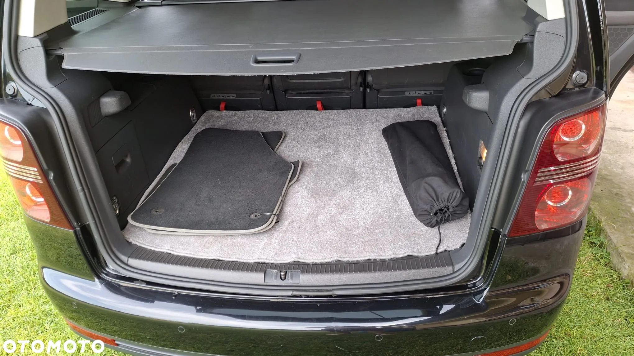 Volkswagen Touran 1.6 - 9